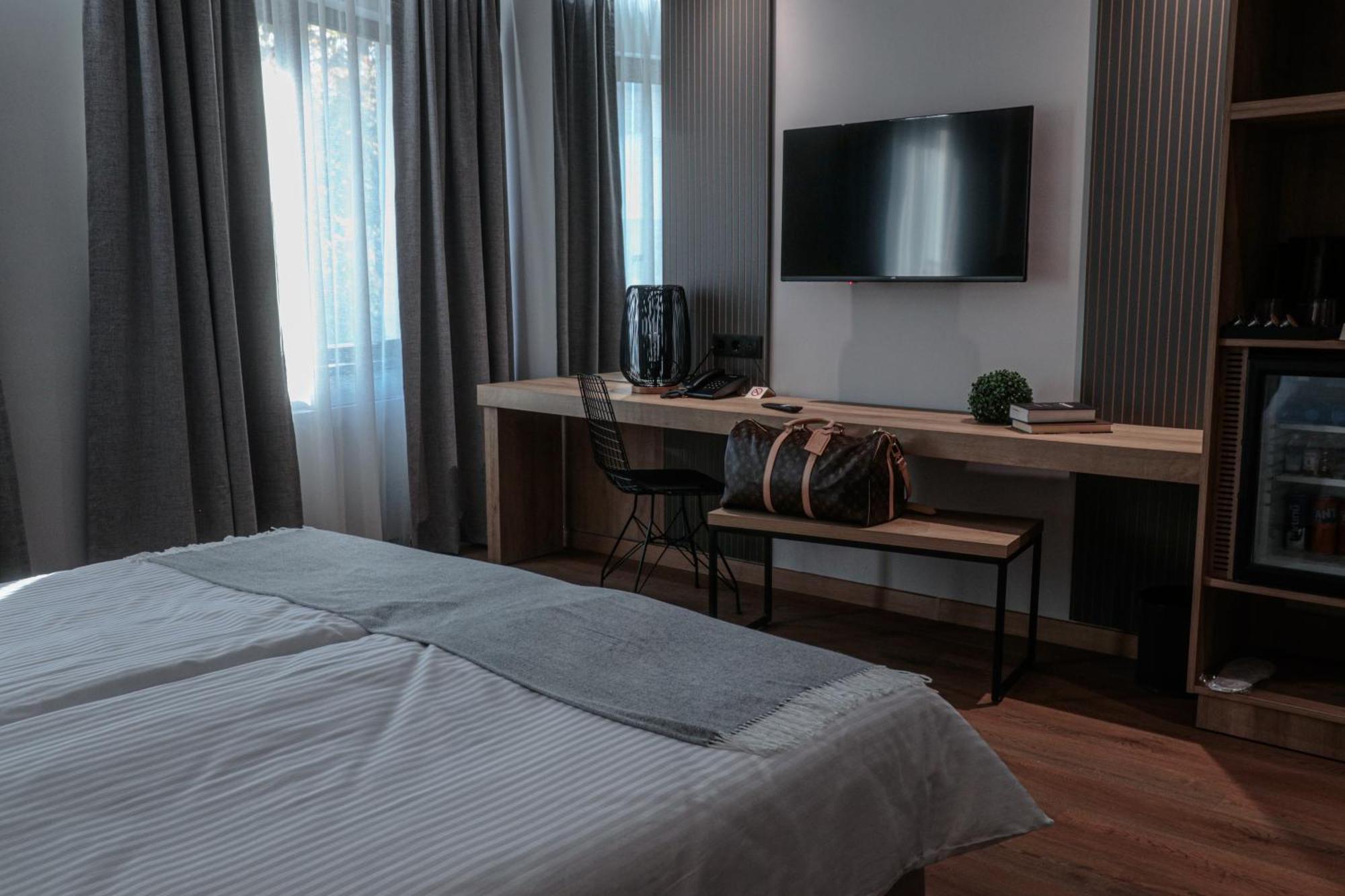 Western Lozenetz 4*